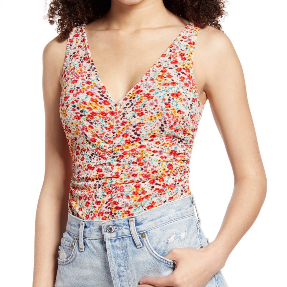 LEITH  RUCHED V NECK BODYSUIT